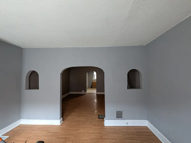 1629 W Juniata St — Photo 13