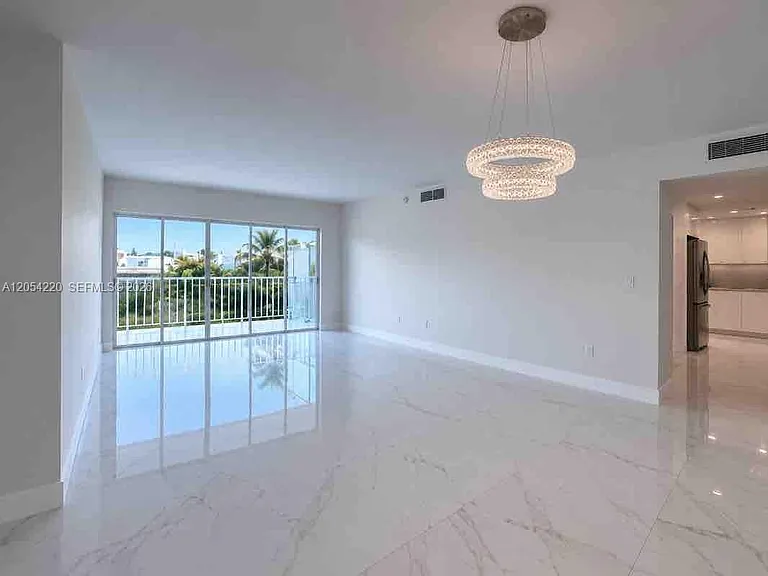 500 Bayview Dr #232 — Photo 2