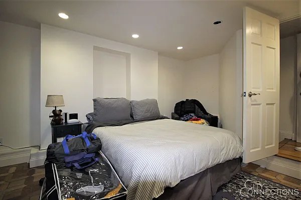 Rented by City Connections Realty | media 40