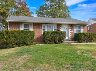 9800 Glenmont Dr, Saint Louis, MO 63123