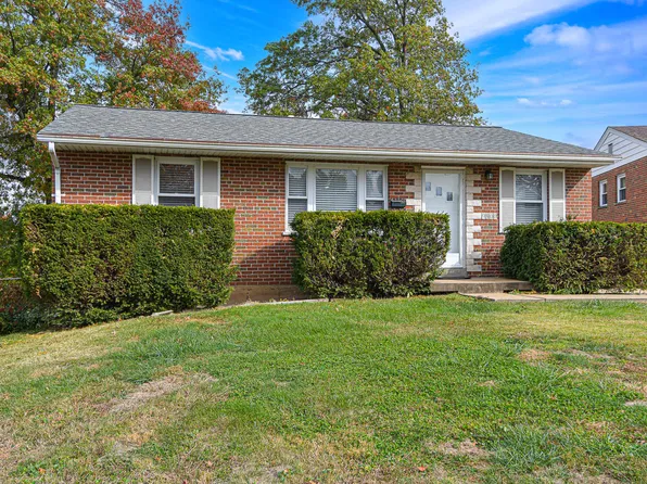 9800 Glenmont Dr, Saint Louis, MO 63123