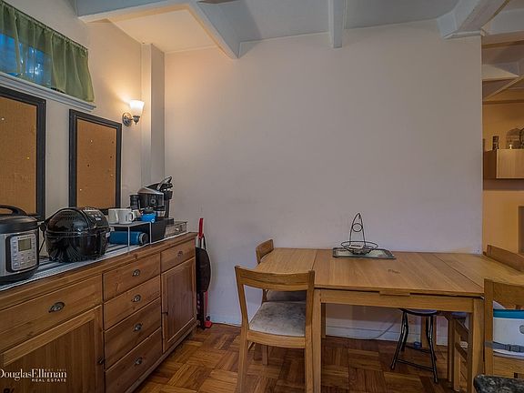 5th image of 15058 Goethals Ave