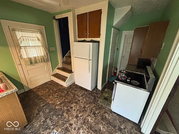 4th image of 2714 S Meridian St