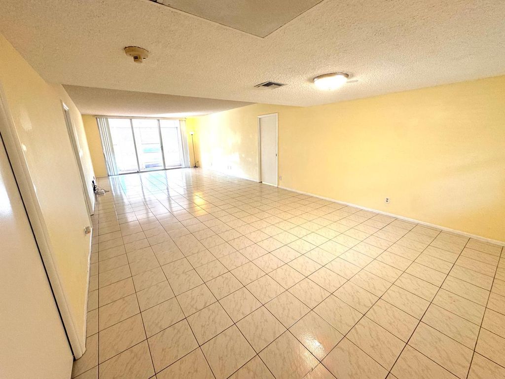 901 Cypress Terrace #103, photo 2