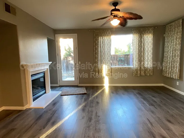 352 Goodall Dr — Photo 9