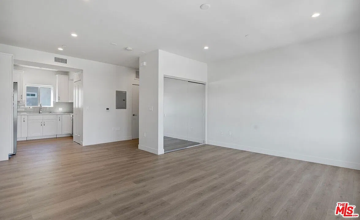 Studio, 1.0 bath, 555 sqft, $2,700 — Photo 3