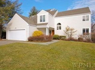 12 Avondale Ct, Briarcliff Manor, NY 10510