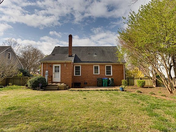 3rd image of 4421 Stonewall Ave