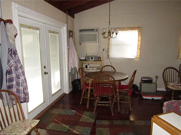 5th image of 1657 Lakeshore Dr