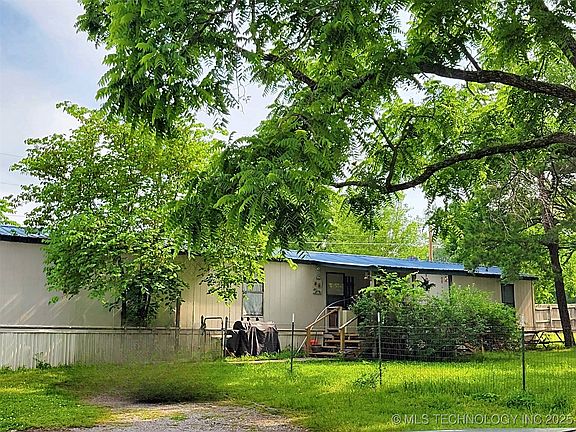 5th image of 1702 N Vinita Ave