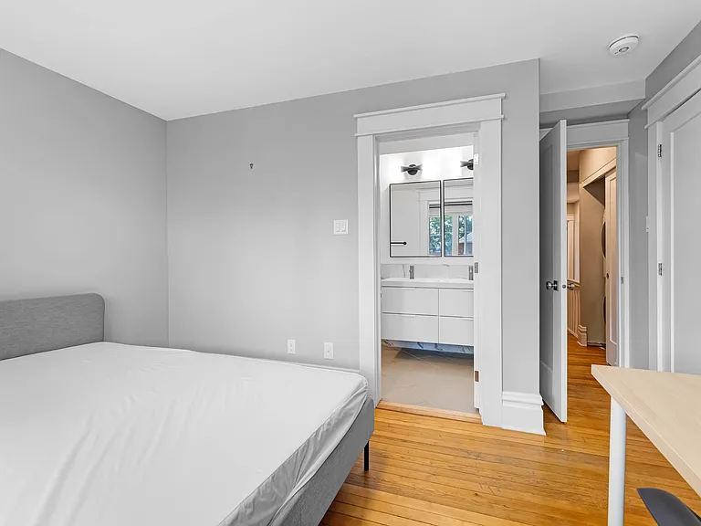 117 Hopewell Ave — Photo 4