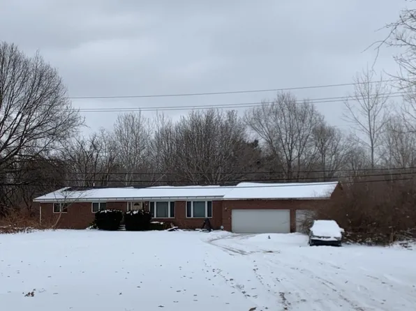 21301 Martinsville Rd, Belleville, MI 48111
