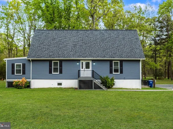 5 Carter Dr, Southampton, NJ 08088