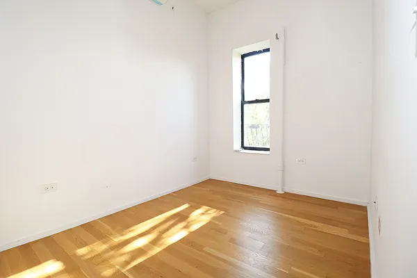 Rented by Corcoran | media 59