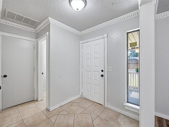 4th image of 8304 NW 112th St