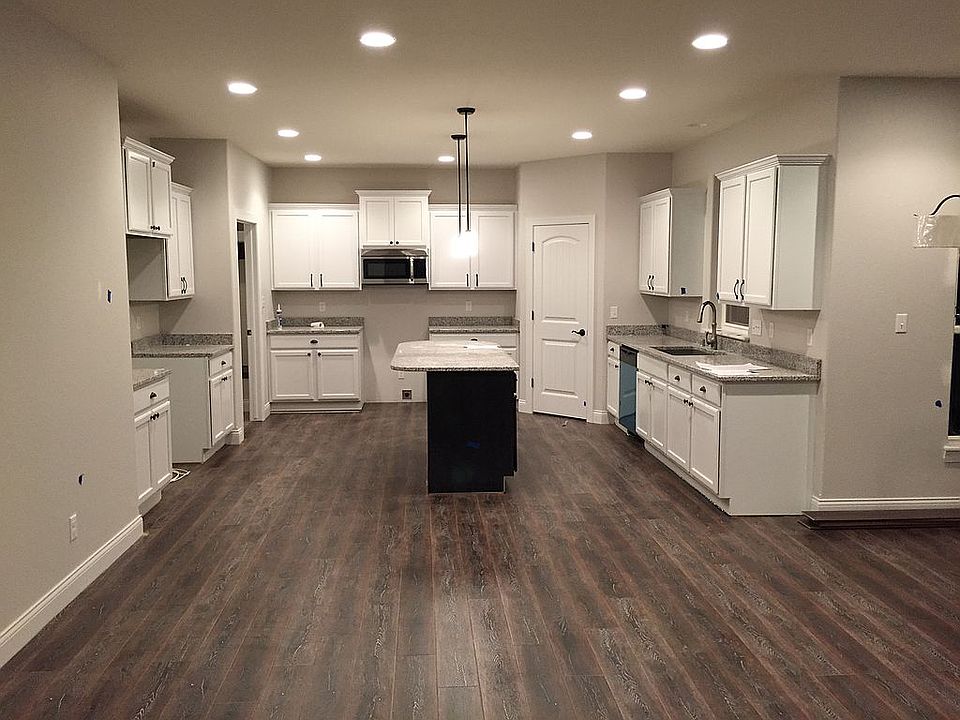 2nd image of 412 Fritz Way