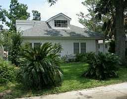 1st image of 69 S Wren St