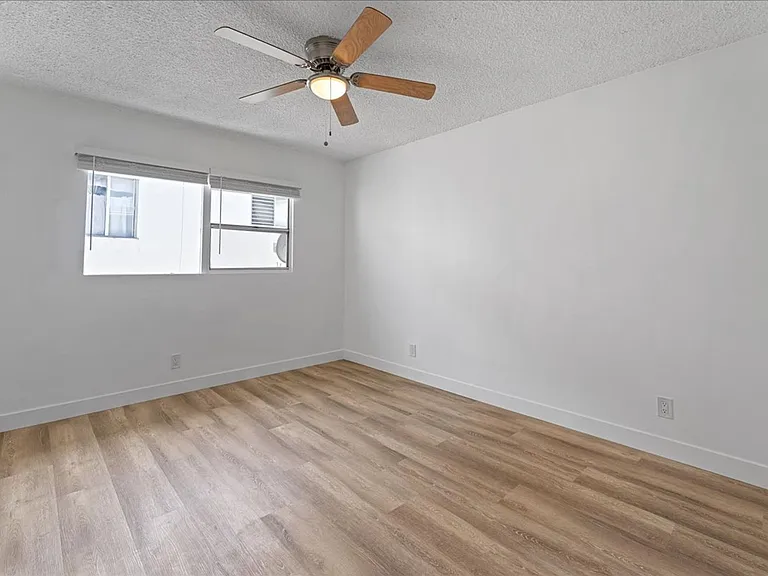 3905 S Stevely Ave #18 — Photo 8