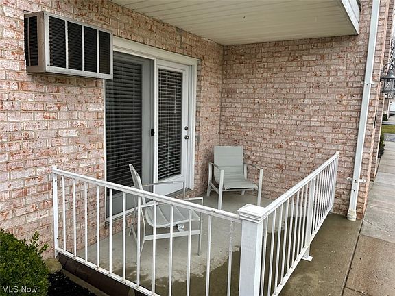 3rd image of 953 Auburn Hills Dr Unit 1