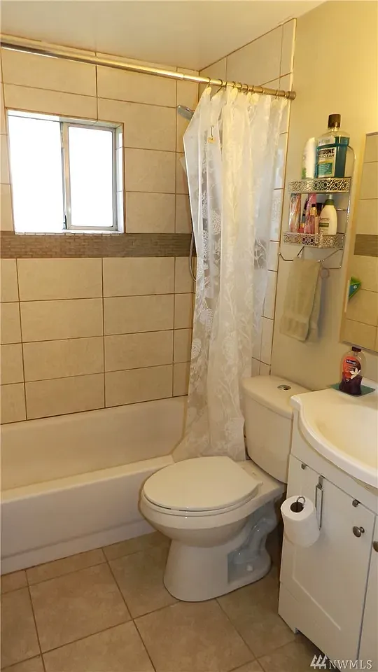 2 bed, 850 sqft, $2,500 — Photo 2