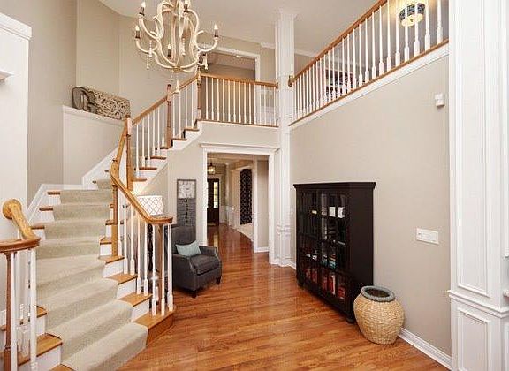 4th image of 8142 Ascot Glen Ct