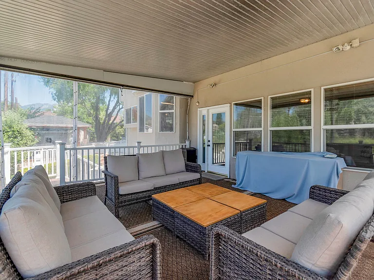 649 E Duck Creek Cir — Photo 30