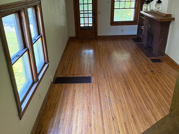 2nd image of 2757 Indianola Ave