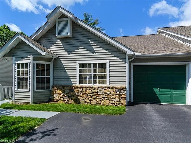 1st image of 325 Laurel Park Pl