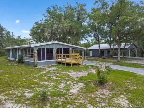 7700 W Copenhagen St, Dunnellon, FL 34433