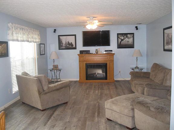 5th image of 1533 England Dr