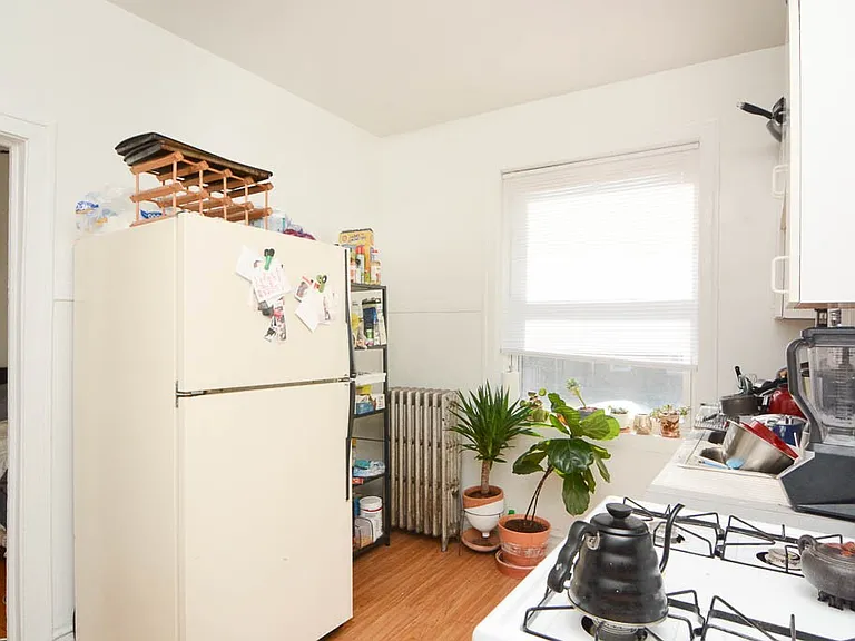 1933 W Crystal St #2A — Photo 3