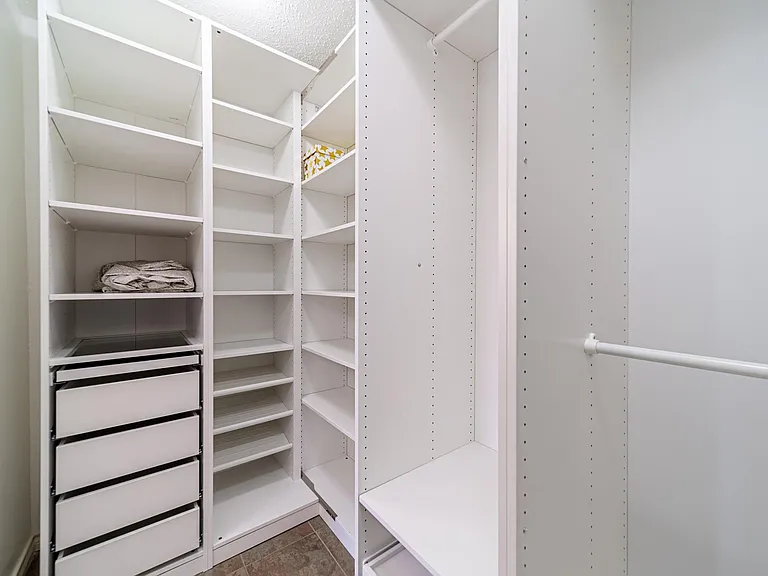 3305 Eisenhower Ln — Photo 11