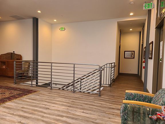4th image of 401 2nd St #202