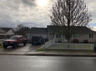 3747 S Redwood Dr, Springfield, OR 97478