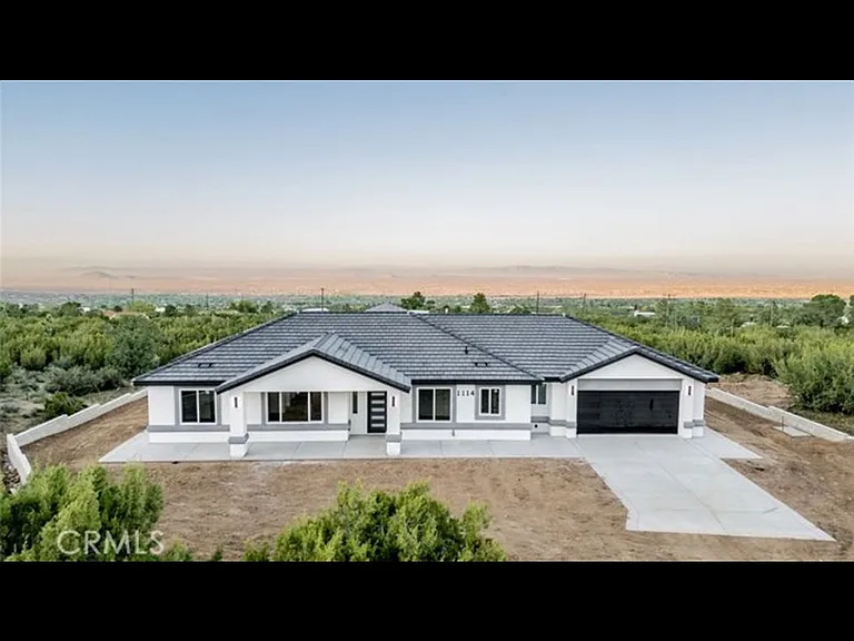 1114 Hollister Rd — Photo 1
