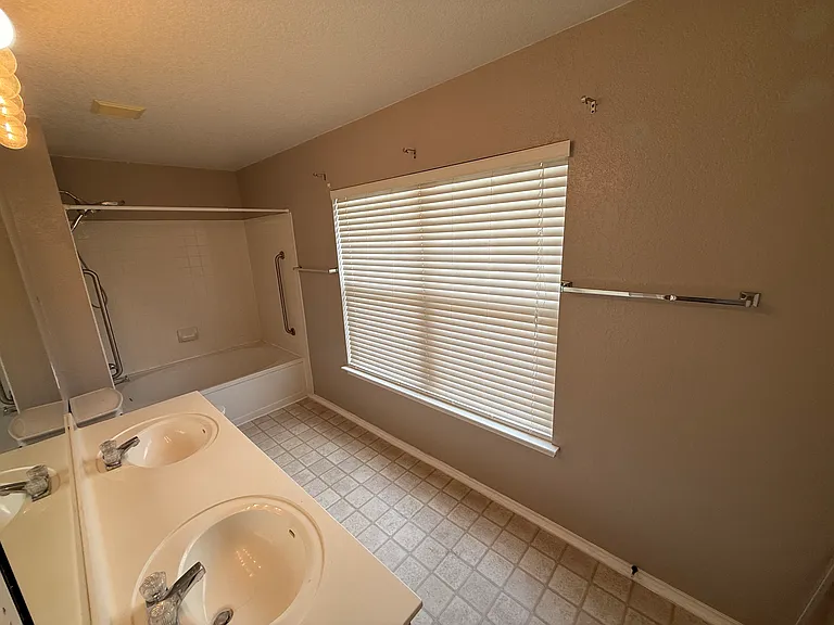 10838 Larson Cavern — Photo 28