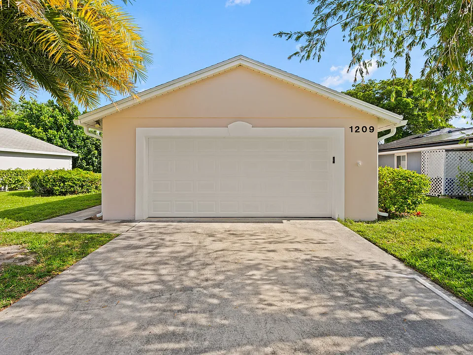 1209 Pine Sage Cir