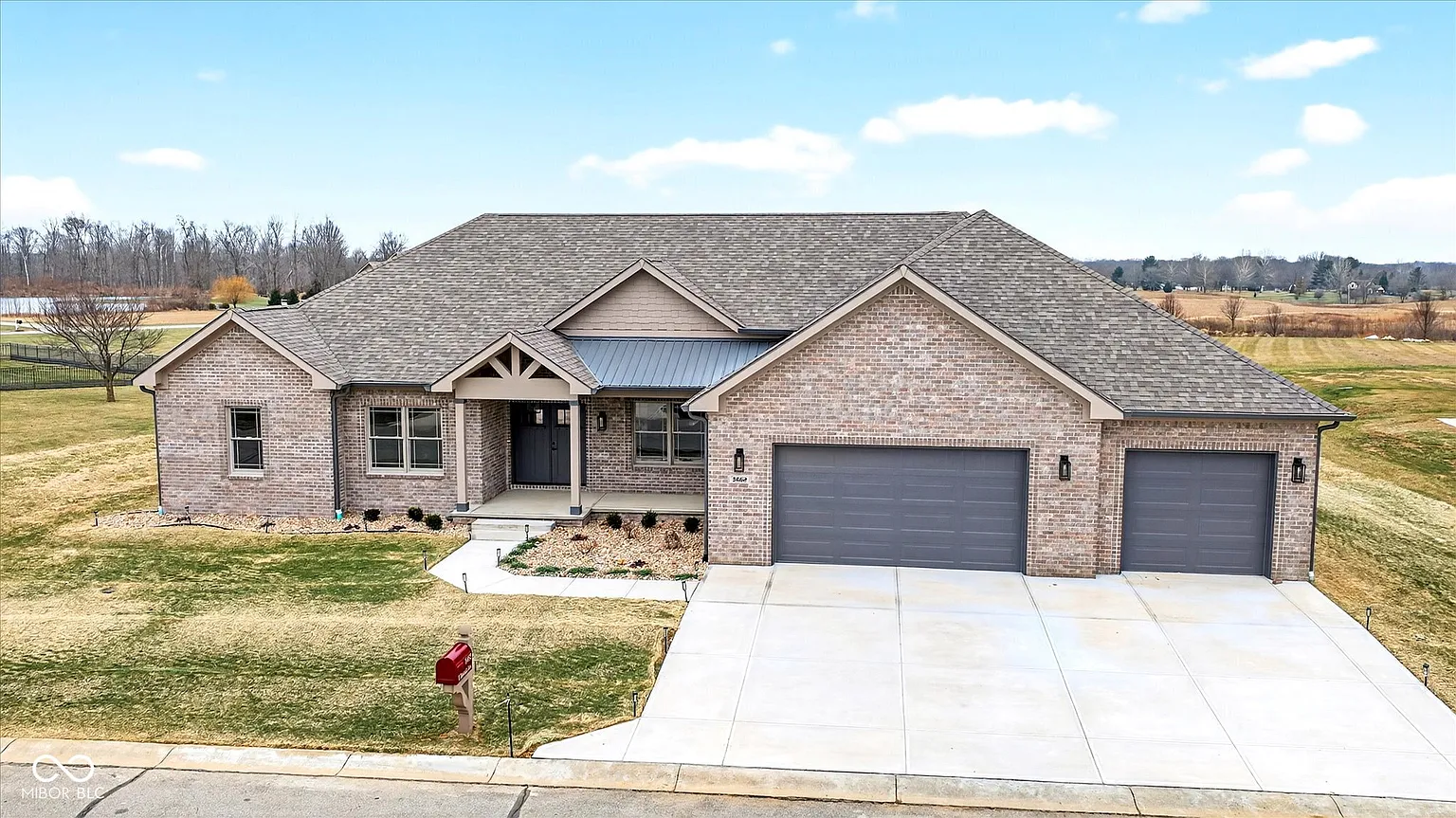 3462 N Timberlake Dr photo 1