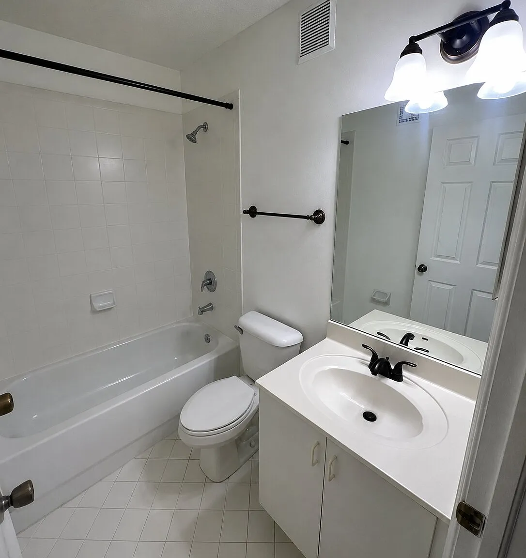 2 bed, 815 sqft, $1,700 — Photo 4