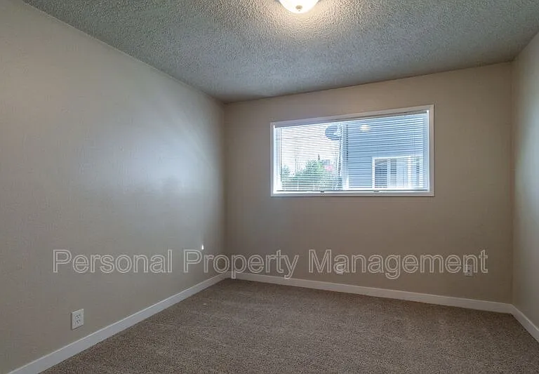 1002 NE 86th St — Photo 10