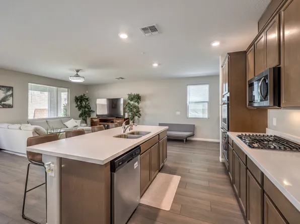 10646 Silver Pond Ave, Summerlin, NV 89135