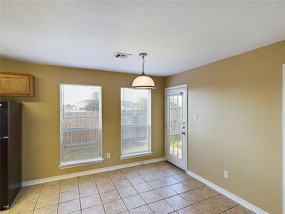 5th image of 4064 Southern Trace Dr