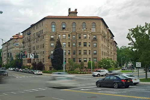 14 N Chatsworth Ave #2B Photo 1