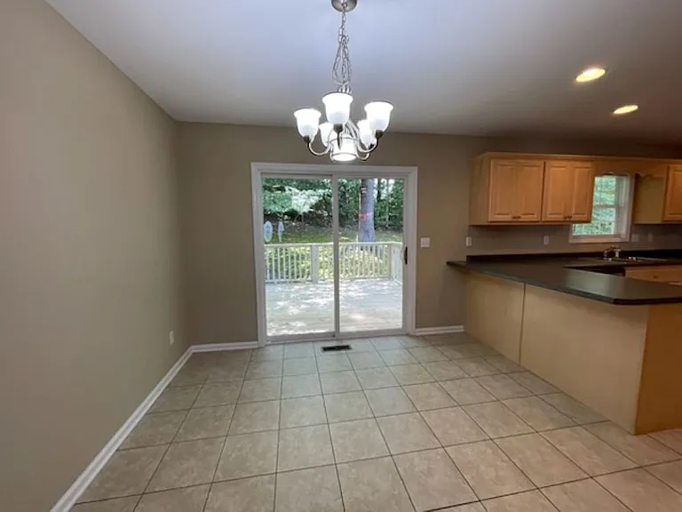 1625 Farmington Dr — Photo 7