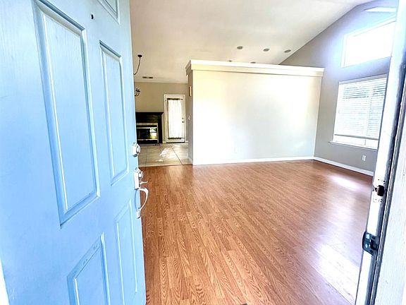 2nd image of 1212 Carson Ave