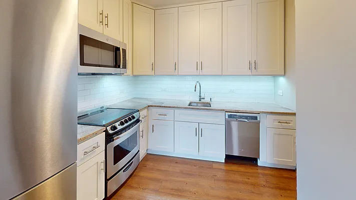 Rented by Bond New York | media 7