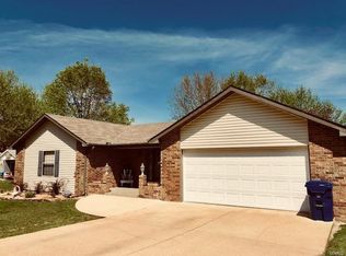 1000 N Hubbard St, Mountain Grove, MO 65711
