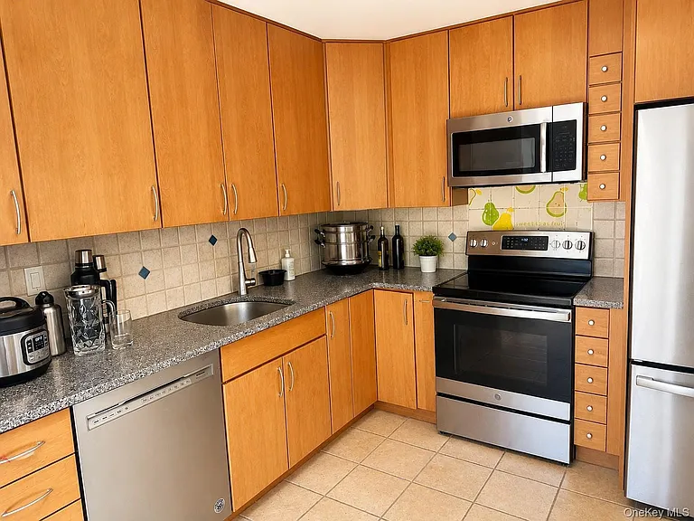 56 Rambling Brook Rd — Photo 6