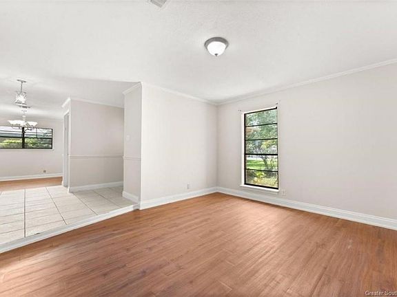 5th image of 1437 N Greenfield Cir