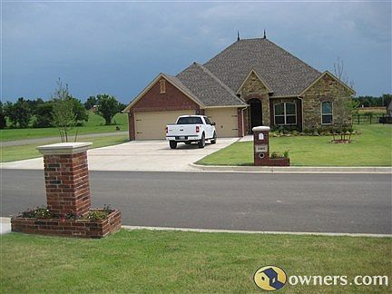 1461 Manor Ct